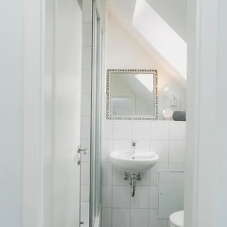 Gaestehaus Vigliarolo Gewerblich Jedes Eigenes Bad Gemeinschaftskueche ゲストハウス