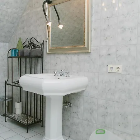 Gaestehaus Vigliarolo Gewerblich Jedes Eigenes Bad Gemeinschaftskueche ゲストハウス