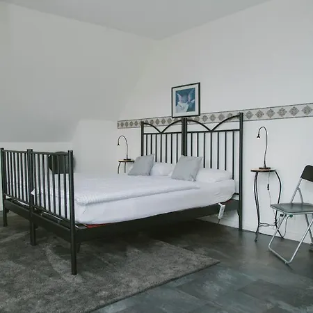 Gaestehaus Vigliarolo Gewerblich Jedes Eigenes Bad Gemeinschaftskueche エルムスホルン