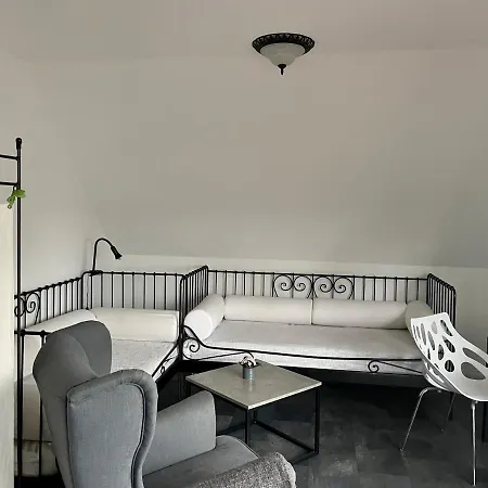 Gaestehaus Vigliarolo Gewerblich Jedes Eigenes Bad Gemeinschaftskueche ゲストハウス